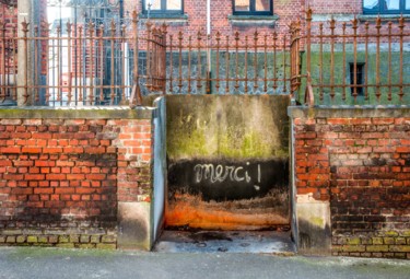 Photographie intitulée "vespasienne" par Olivier De Pooter, Œuvre d'art originale, Photographie manipulée