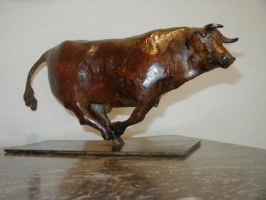 Sculpture intitulée "toro courant" par Olivier Chalmin, Œuvre d'art originale