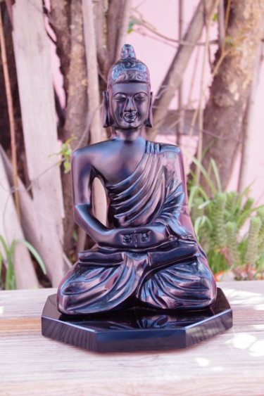 Escultura titulada "Bouddha sculpté pie…" por Ollinmexica-Obsidienne, Obra de arte original, Piedra