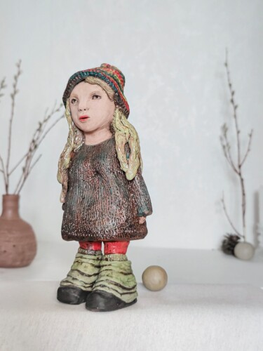 Sculpture intitulée "Figurine girl" par Olya Volina, Œuvre d'art originale, Argile