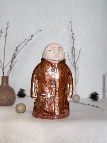 Sculptuur getiteld "Ceramic doll, figur…" door Olya Volina, Origineel Kunstwerk, Keramiek