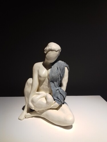 Скульптура под названием "Mère à l enfant" - Olympe, Подлинное произведение искусства