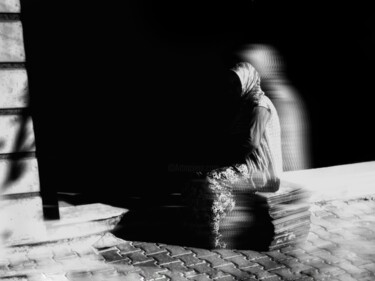 "Woman In The Shadow" başlıklı Fotoğraf Ömer Erdoğan tarafından, Orijinal sanat, Dijital Fotoğrafçılık