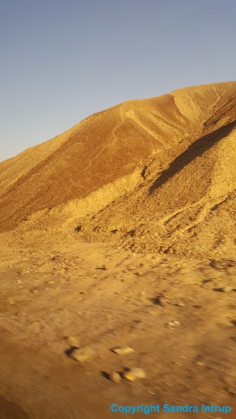 Photography titled "NAZCA ROAD GOLD - P…" by Omsurya Sandra Inti Ruphay, Original Artwork