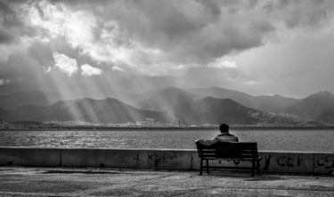 Photographie intitulée "Lonely" par Onur Yumlu, Œuvre d'art originale