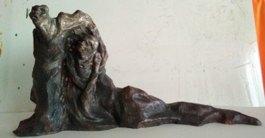 Sculpture intitulée "''protector''" par Müge Olçum, Œuvre d'art originale