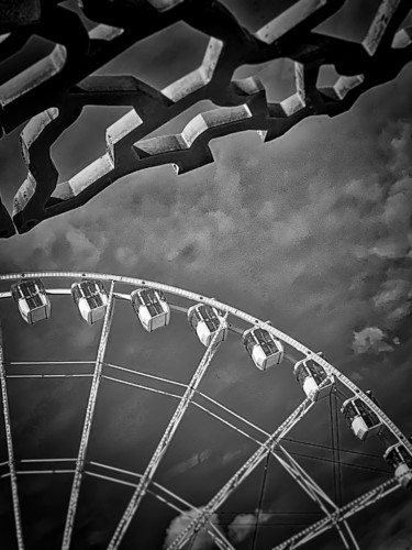 Photographie intitulée "La grande roue de M…" par Alain Brasseur, Œuvre d'art originale