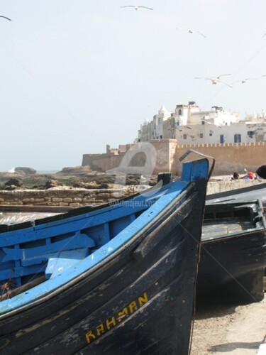 Photography titled "Barque sur la plage…" by Frédéric Orceau, Original Artwork