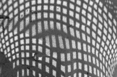 Fotografie mit dem Titel "Fool's Grid" von Ordí Ordí, Original-Kunstwerk, Analogdruck