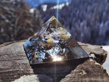 Skulptur mit dem Titel "Ätherische Symphoni…" von Orgonergy, Original-Kunstwerk, Harz