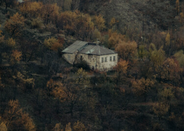 Fotografie getiteld "Home" door Orhan Güldeste, Origineel Kunstwerk, Gemanipuleerde fotografie