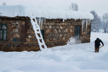 Fotografie mit dem Titel "winter" von Orhan Güldeste, Original-Kunstwerk, Nicht bearbeitete Fotografie