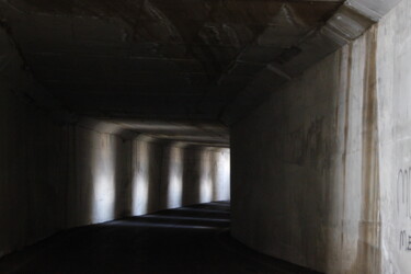 Photographie intitulée "tunnel" par Orhan Güldeste, Œuvre d'art originale, Photographie non manipulée
