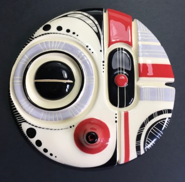 Sculpture titled "Masque  rond" by Oshawane, Original Artwork, Ceramics Mounted on Wood Panel