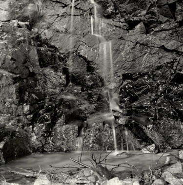 Fotografie getiteld "Little waterfall" door Aleksandr Osokin, Origineel Kunstwerk, Film fotografie