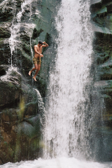 Photographie intitulée "cascata" par Mariagiulia Bonini, Œuvre d'art originale