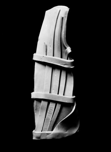 Скульптура под названием "bewegung" - 0tto Schlafmann, Подлинное произведение искусства, Камень