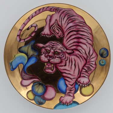 Скульптура под названием "Tiger (pink)" - Oxana Kondratenko, Подлинное произведение искусства, Керамика