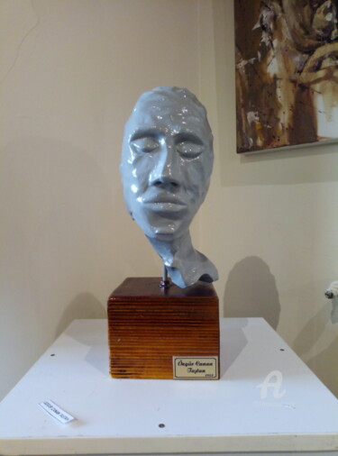 Skulptur mit dem Titel "Yalın adam" von Özgür Canan Taştan, Original-Kunstwerk, Keramik
