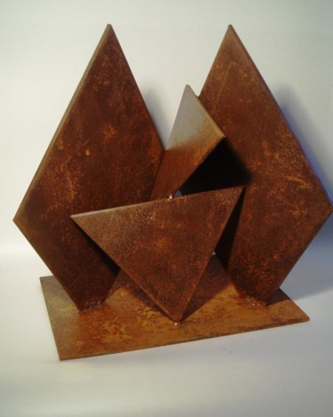 Sculpture intitulée "Triangulos" par Pachón, Œuvre d'art originale