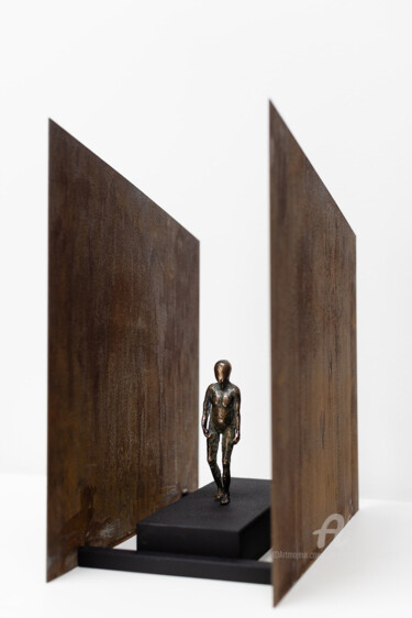 Skulptur mit dem Titel "Hombre solitario" von Pancho Porto Escultura, Original-Kunstwerk, Bronze