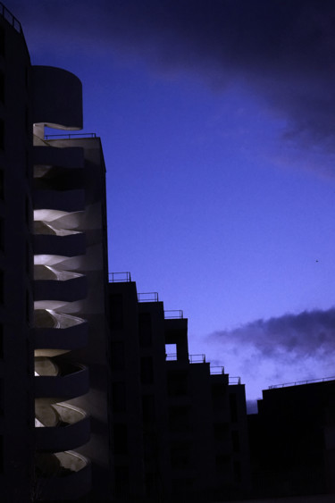 Photographie intitulée "Purple sky" par Pacha.Photo, Œuvre d'art originale, Photographie numérique