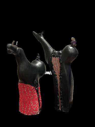 Skulptur mit dem Titel "Black Kelt" von Paola Moscatelli, Original-Kunstwerk, Zement
