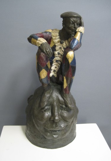 Скульптура под названием "Arlecchino tre masc…" - Paolo Camporese, Подлинное произведение искусства, Терракота
