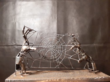 Sculpture titled "la ragnatela" by Paolo Perelli, Original Artwork, Metals