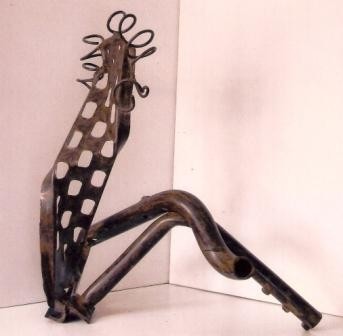 Escultura intitulada "De perna cruzada (f…" por Aníbal Ruivo, Obras de arte originais