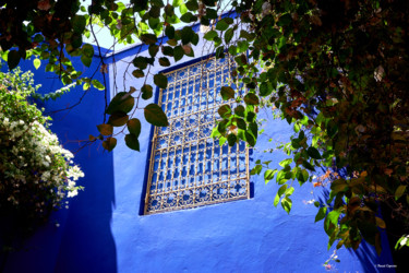 Photographie intitulée "Marrakech Bleu" par Pascal Caperon, Œuvre d'art originale