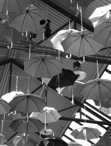 Fotografie getiteld "Umbrella sky" door Pascal Carro (PKRO), Origineel Kunstwerk, Niet gemanipuleerde fotografie