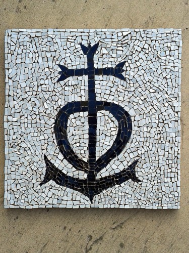 Sculpture titled "La Croix Camarguaise" by Nadine Danis, Original Artwork, Mosaic