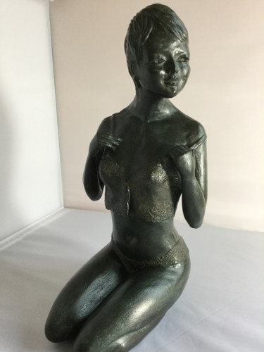 Sculpture titled "Juliette" by Pascale Poulard, Original Artwork, Terra cotta