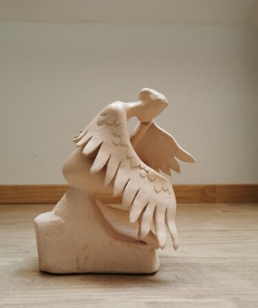 Sculpture titled "L'ange" by Pascale Rodriguez, Original Artwork, Clay
