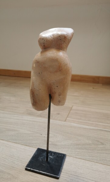 Sculptuur getiteld "Petite dame acéphale" door Pascale Rodriguez, Origineel Kunstwerk, Klei
