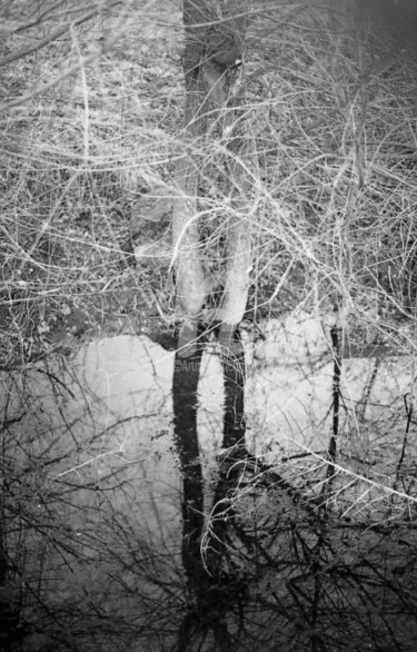 Photographie intitulée "Les pieds dans l'ea…" par Pascaline, Œuvre d'art originale