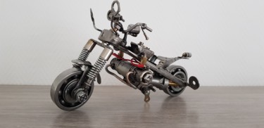 Sculpture titled "Sculpture Moto Pince" by Pat, Original Artwork, Metals