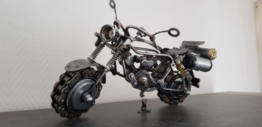 Sculptuur getiteld "Sculpture Harley Da…" door Pat, Origineel Kunstwerk, Metalen