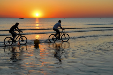 Photographie intitulée "Cyclos du soir" par Patrice Corbin, Œuvre d'art originale, Photographie numérique