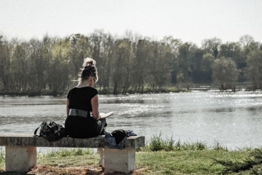 Photographie intitulée "Pause lecture au so…" par Patrice Corbin, Œuvre d'art originale, Photographie numérique