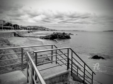Photography titled "** Plage à Cannes **" by Patrice Le Gall, Original Artwork