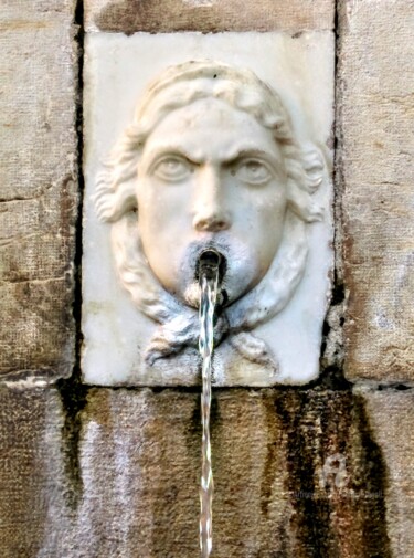 Photographie intitulée "Fontaine d'Aiguillo…" par Patrice Le Gall, Œuvre d'art originale, Photographie non manipulée