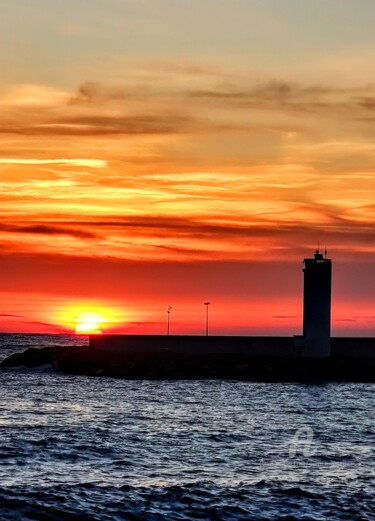 Photography titled "Phare du Port Vauba…" by Patrice Le Gall, Original Artwork, Non Manipulated Photography