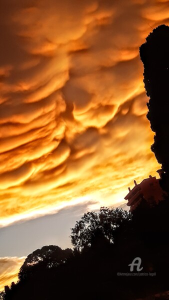 Photography titled "Nuages Mammatus" by Patrice Le Gall, Original Artwork, Non Manipulated Photography