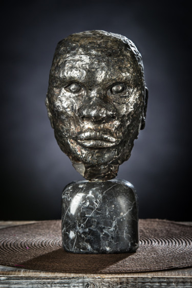 Sculpture titled "Visage d'un homme" by Bueno Patrice, Original Artwork, Metals