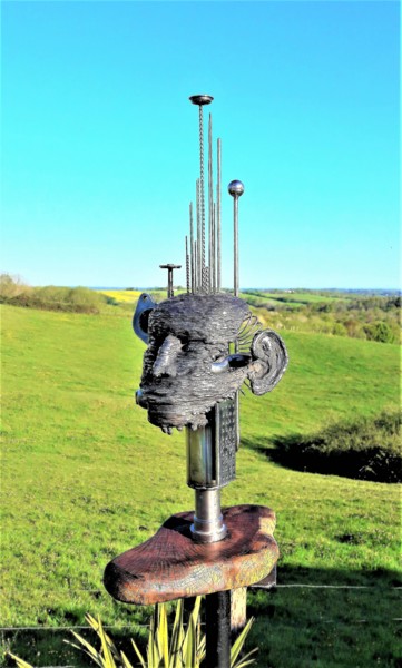 Sculpture titled "A lecoute" by Bueno Patrice, Original Artwork, Metals