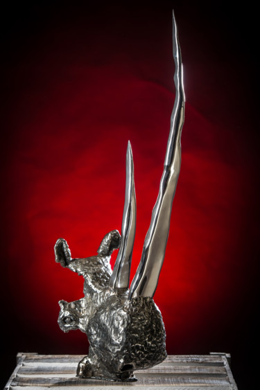 Skulptur mit dem Titel "L'argent des cornes" von Bueno Patrice, Original-Kunstwerk, Metalle