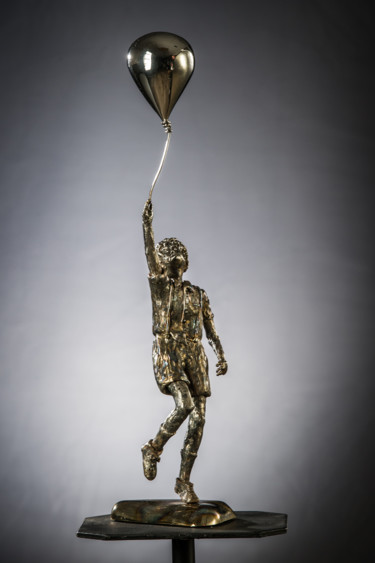 Sculpture titled "L'envol de l'innoce…" by Bueno Patrice, Original Artwork, Metals