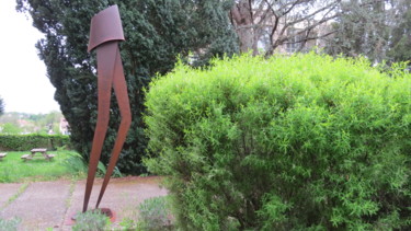 Sculpture intitulée "la fille qui marche" par Patrice Kauffmann, Œuvre d'art originale, Métaux
